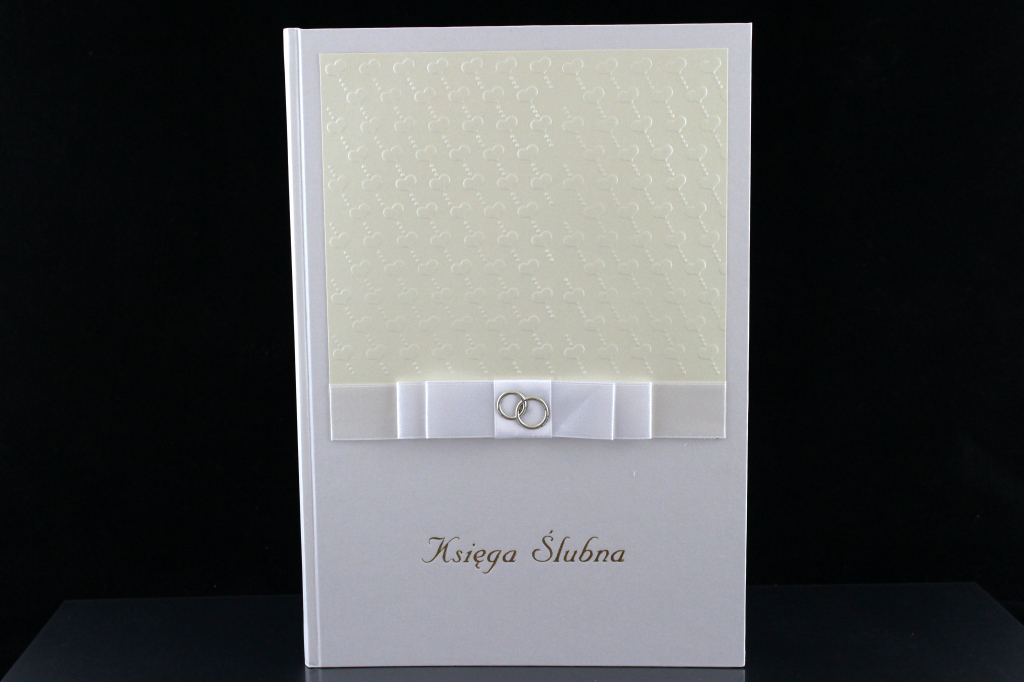 Księga Gości weselnych A4 z tłoczeniem w małe serca