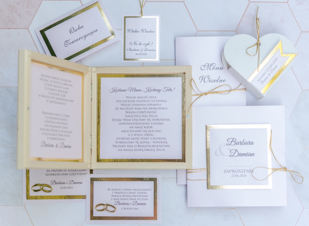 Kolekcja ślubna jasny róż ze złotem