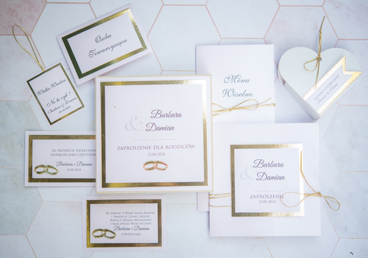 Kolekcja ślubna jasny róż ze złotem