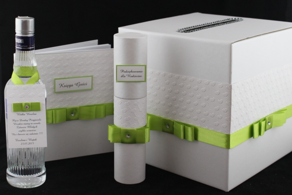 Zestaw pudełko na koperty, zawieszka na wódkę, księga gości, podziękowanie dla rodziców w kolorze oliwkowym