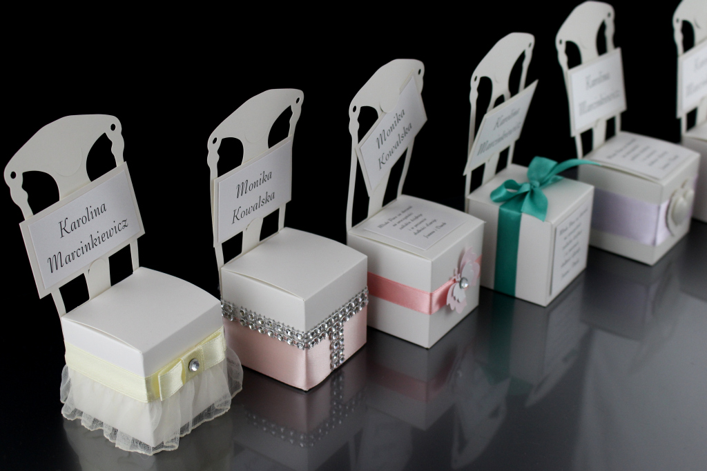 Winietka ślubna w formie krzesełka - przykładowa realizacja